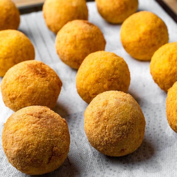 Arancini recipe featured image.