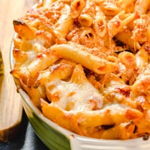 Baked ziti featured image.