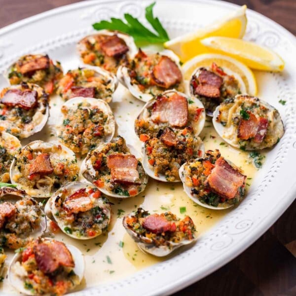 Clams casino recipe featured image.