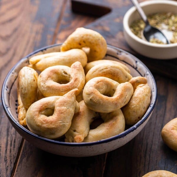 Taralli recipe featured image.